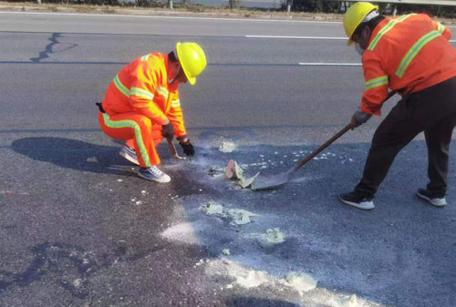 阳江镇公路下沉注浆加固